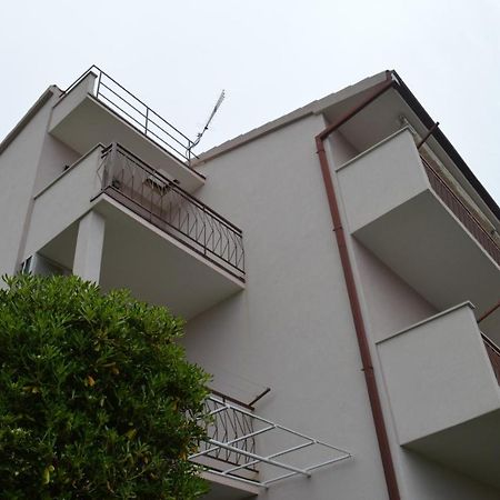 Soba Mira Makarska Exterior foto